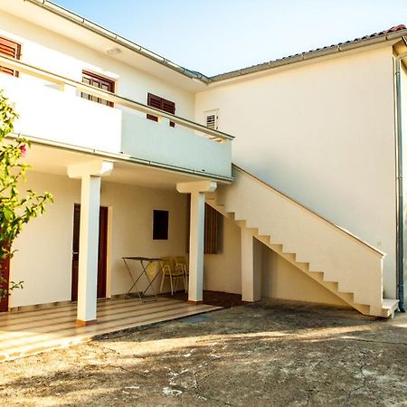 Apartments Alma Novalja Bagian luar foto
