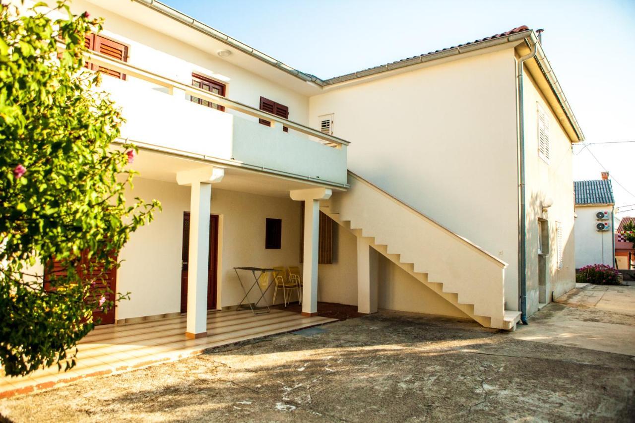 Apartments Alma Novalja Bagian luar foto