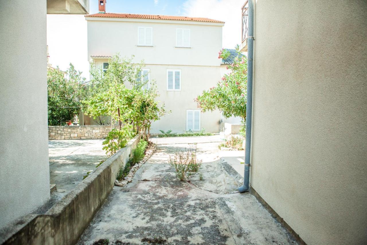 Apartments Alma Novalja Bagian luar foto