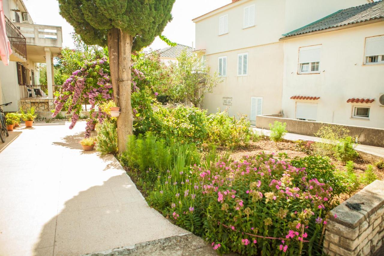 Apartments Alma Novalja Bagian luar foto